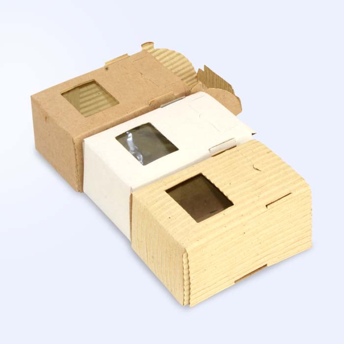 картонная коробка с окошком